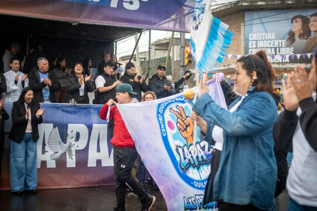Quilmes celebr&oacute; los 75 a&ntilde;os del barrio La Paz con un tradicional desfile