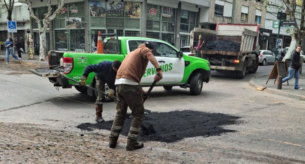 Esteban Echeverr&iacute;a avanza con nuevas obras de bacheo en calles de Monte Grande