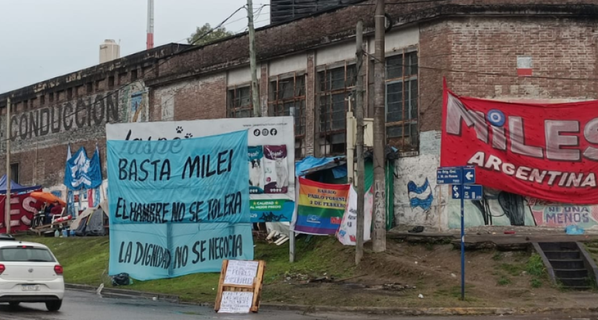 Isidro Casanova: el acampe contra las pol&iacute;ticas de Milei llega a su quinto d&iacute;a