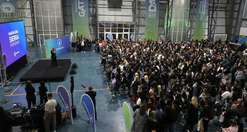 Avellaneda anunci&oacute; un bono de $100.000 y cambios clave para docentes y auxiliares