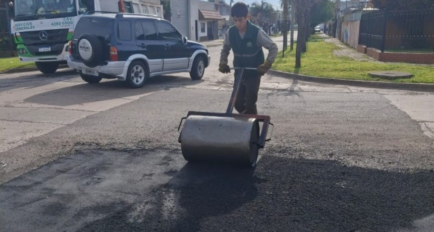 Luis Guill&oacute;n: contin&uacute;an los trabajos de bacheo para mejorar la circulaci&oacute;n