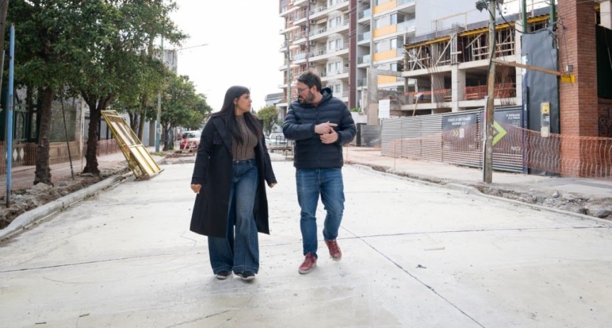 Bernal: avanzan las obras de repavimentaci&oacute;n de la calle 25 de Mayo con fondos municipales