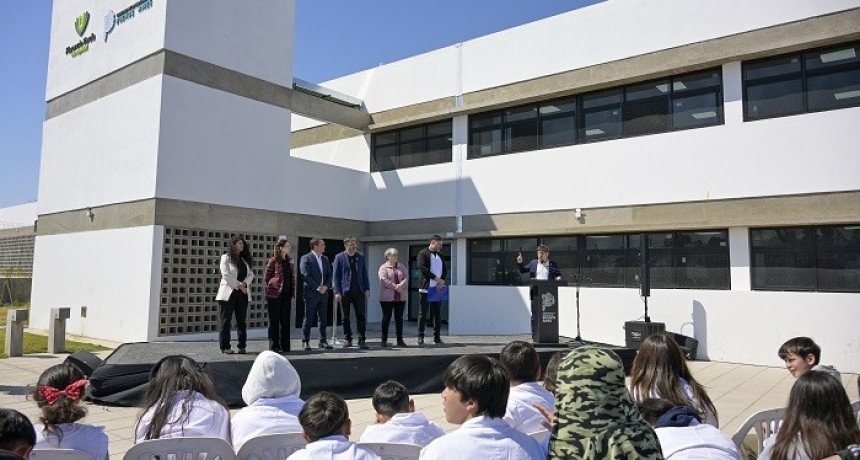 Kicillof inaugur&oacute; un polo educativo en Ingeniero Allan y un centro de salud en Florencio Varela