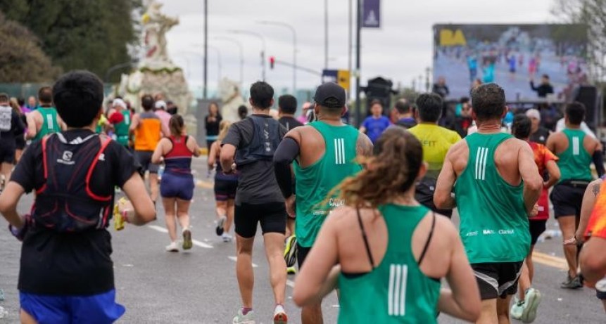 42 kil&oacute;metros por Buenos Aires: atletas de todo el mundo se preparan para la gran carrera