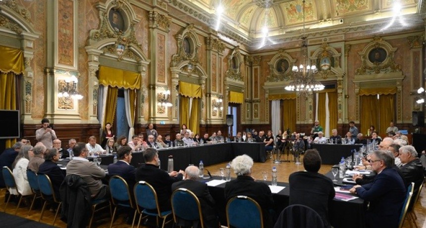 Kicillof cuestion&oacute; la pol&iacute;tica nuclear del Gobierno y advirti&oacute; por la privatizaci&oacute;n del sector