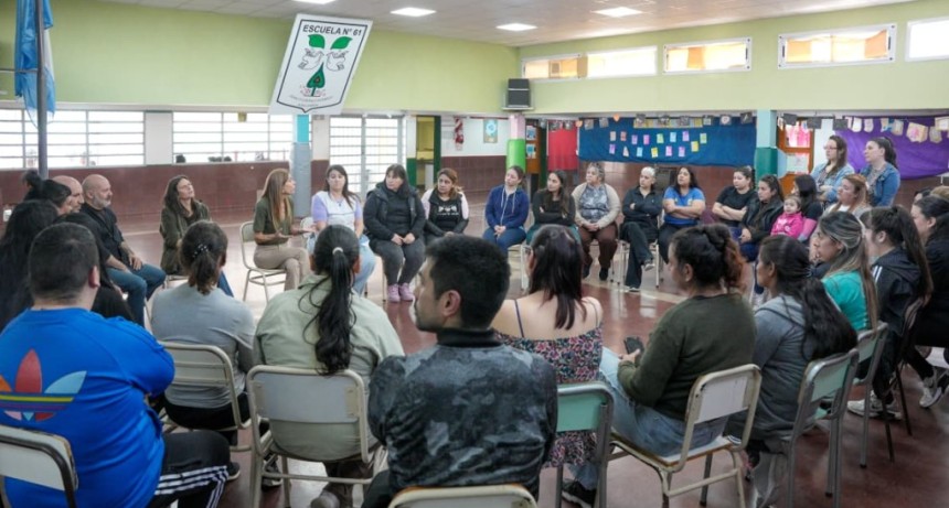 Magdalena Sierra entreg&oacute; subsidios a dos escuelas de Wilde y destac&oacute; el rol de la educaci&oacute;n p&uacute;blica