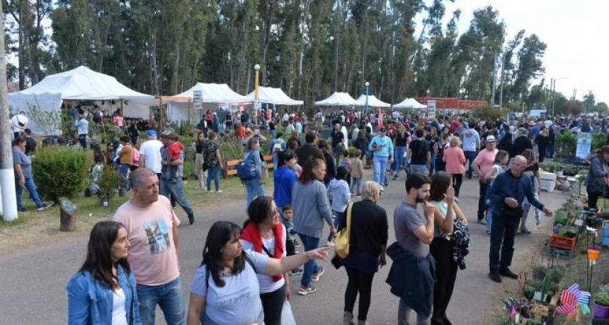 Caz&oacute;n, el &ldquo;pueblo del mill&oacute;n de &aacute;rboles&rdquo;, cumple 130 a&ntilde;os y lo celebra con un gran fin de semana
