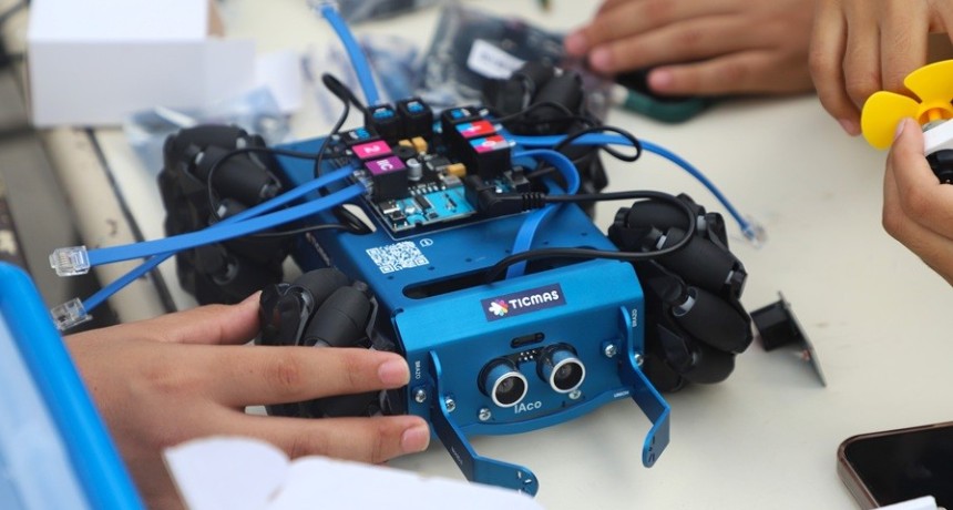 Estudiantes de La Matanza ganaron la final regional de rob&oacute;tica y competir&aacute;n en Mar del Plata
