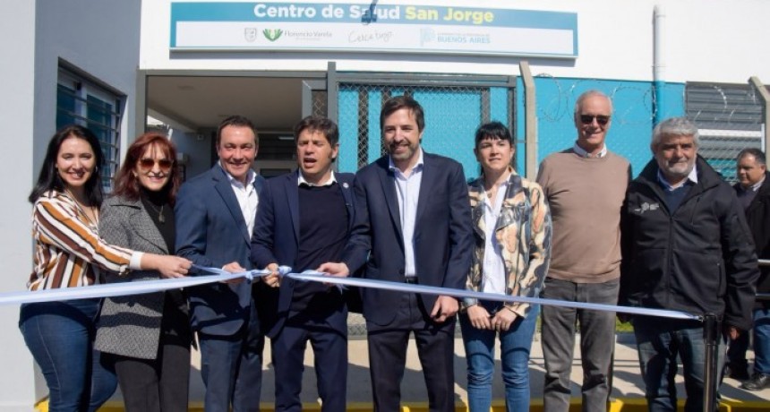 Kicillof inaugur&oacute; un nuevo centro de salud y entreg&oacute; dos ambulancias en Florencio Varela