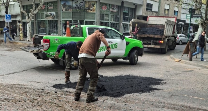 Esteban Echeverr&iacute;a avanza con nuevas obras de bacheo en calles de Monte Grande