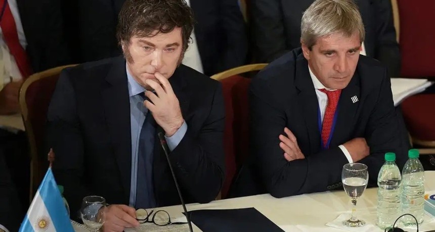 La crisis financiera golpea al Gobierno antes del viaje de Milei a Par&iacute;s