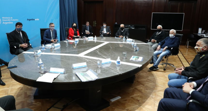 La industria automotriz prepara un proyecto de ley para el sector y ratificó inversiones por U$S 5.000 Millones.
