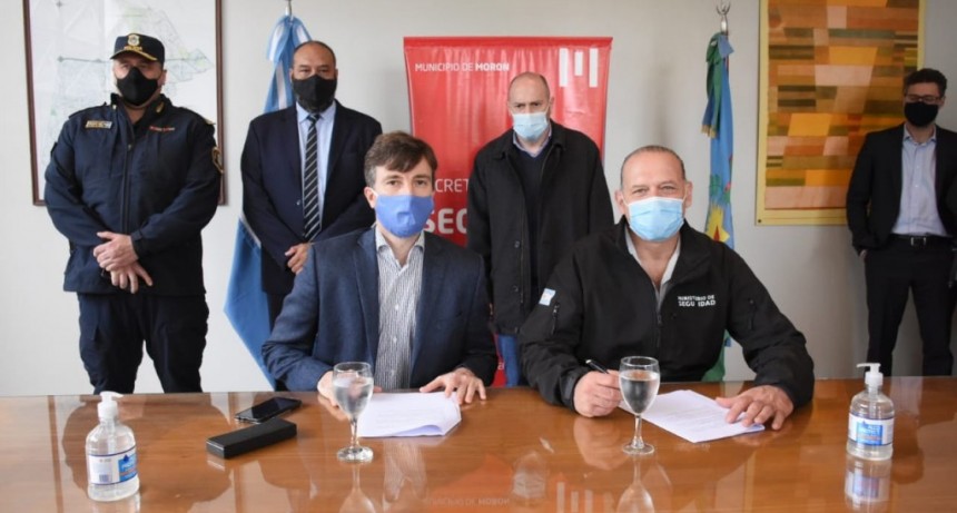 Ghi y el ministro de Seguridad bonaerense Sergio Berni inauguraron las nuevas instalaciones de la UTOI en el Parque Industrial DECA