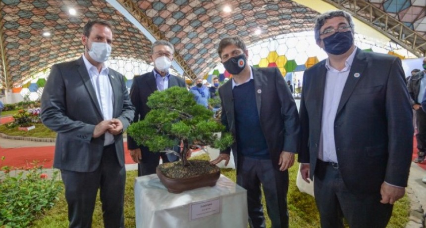 Axel Kicillof visitó la 58° Fiesta Nacional de la Flor