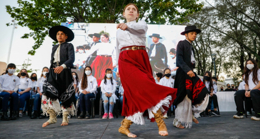 Fernando Espinoza: “La Feria Municipal del libro es la fiesta de la cultura más importante del año”