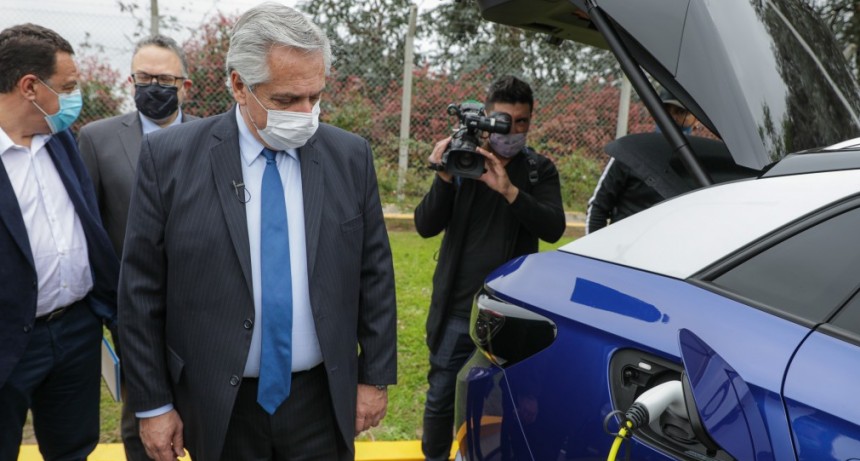 El Presidente visitó la planta de la empresa Toyota, donde se anunció la presentación del proyecto de Ley de Movilidad Sustentable