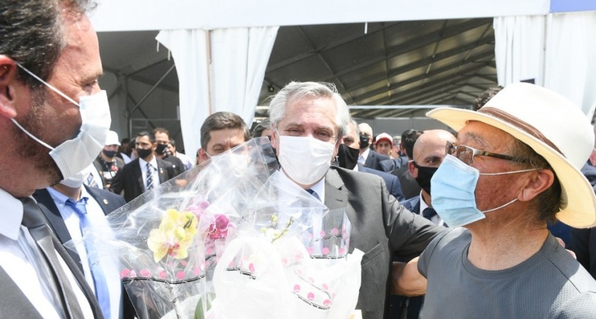 El presidente Alberto Fernández recorrió stands de empresas locales y regionales en el multievento de negocios, Expo Escobar