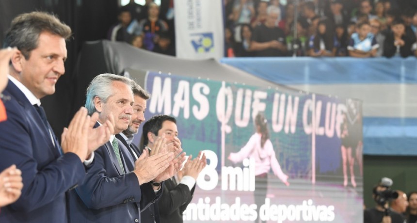 Alberto Fernández: ”Los clubes de barrio ayudan a formar el espíritu de los argentinos y las argentinas”