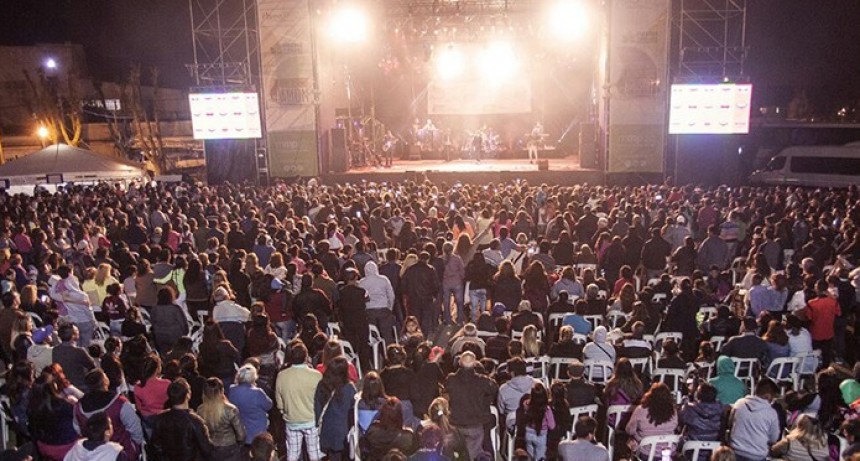 Gastronomía criolla, sorteos, conciertos y danzas típicas en la Provincia de Buenos Aires