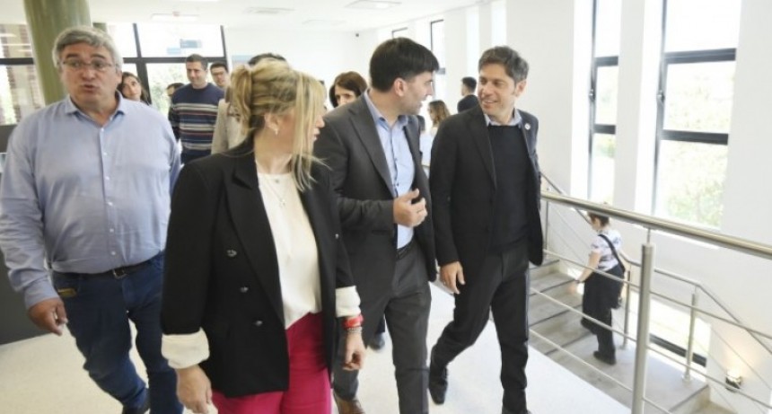 Axel Kicillof recorrió los avances de obras de infraestructura en Castelli