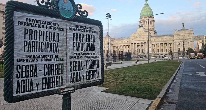 Trabajadores de empresas privatizadas en el Congreso Nacional