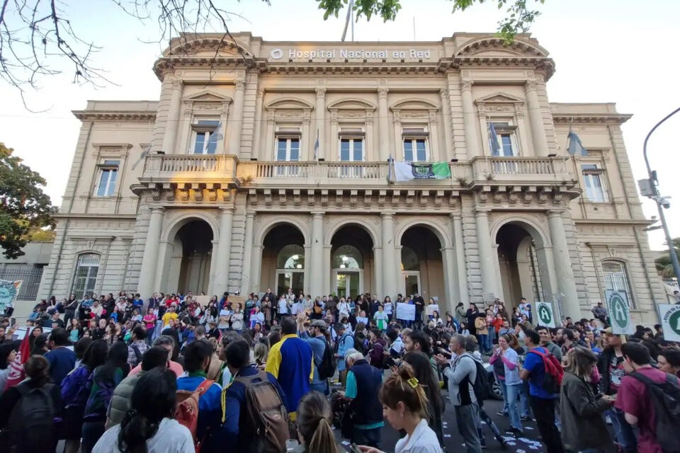 Trabajadores denuncian el cierre del Hospital Nacional de Salud Mental Laura Bonaparte