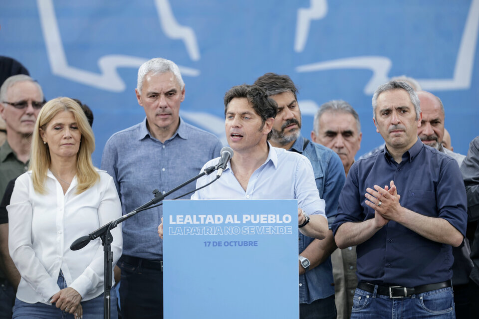 Kicillof llamó a la unidad del peronismo en Berisso y criticó el ajuste del Gobierno nacional