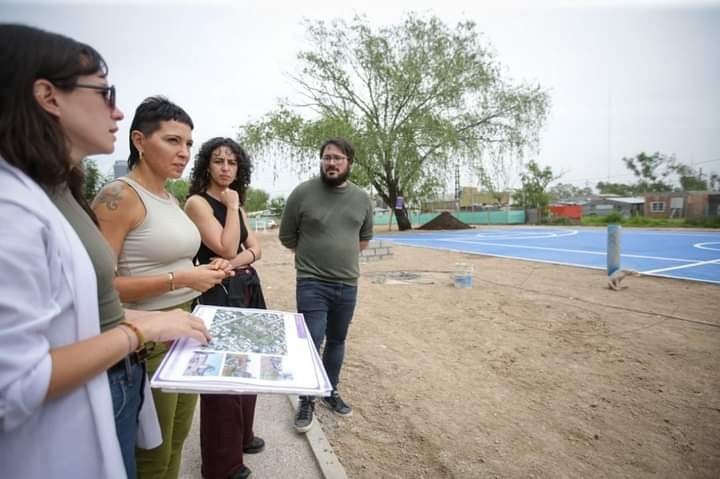 Quilmes: Mayra Mendoza recorrió obras en el barrio Sayonara