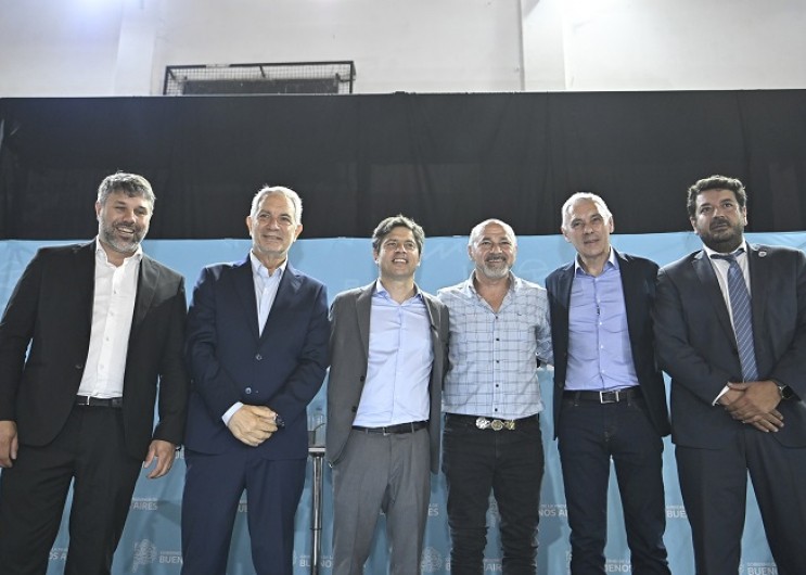  Kicillof firmó un convenio para agilizar trámites de clubes de barrio y ONGs en la región capital