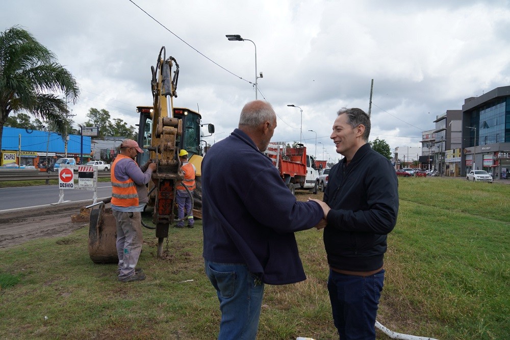 Fernando Gray supervisó obras en la avenida Mariano Castex para mejorar el tránsito en Esteban Echeverría