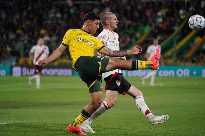 River no pudo con Defensa y Justicia y se fue con un empate sin goles en Florencio Varela