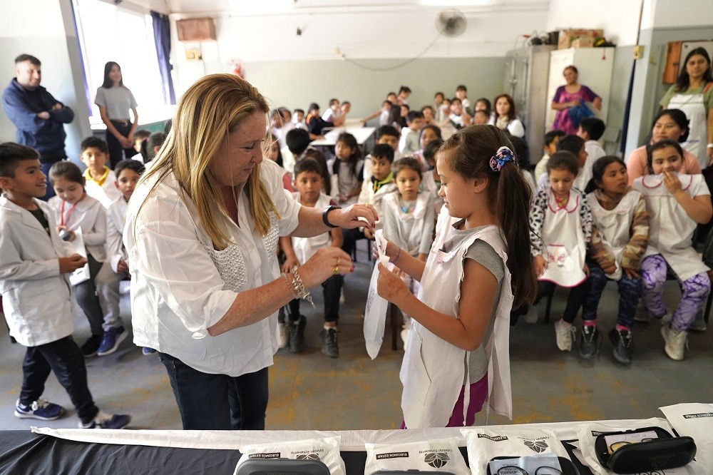 Programa Oftalmológico EcheVERría: 174 estudiantes recibieron anteojos recetados en Esteban Echeverría