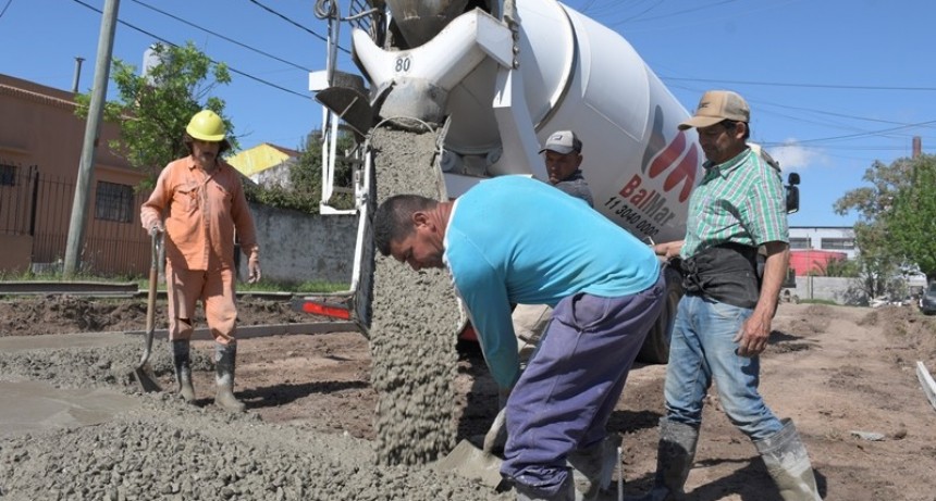 Merlo avanza con la repavimentación de calles en el centro de la ciudad