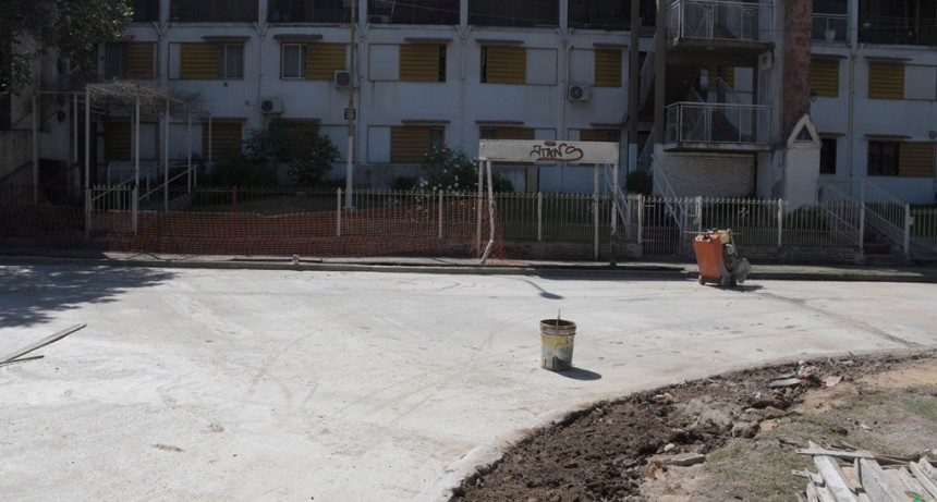 Avanzan las obras de repavimentación en el Barrio Policial de San Antonio de Padua