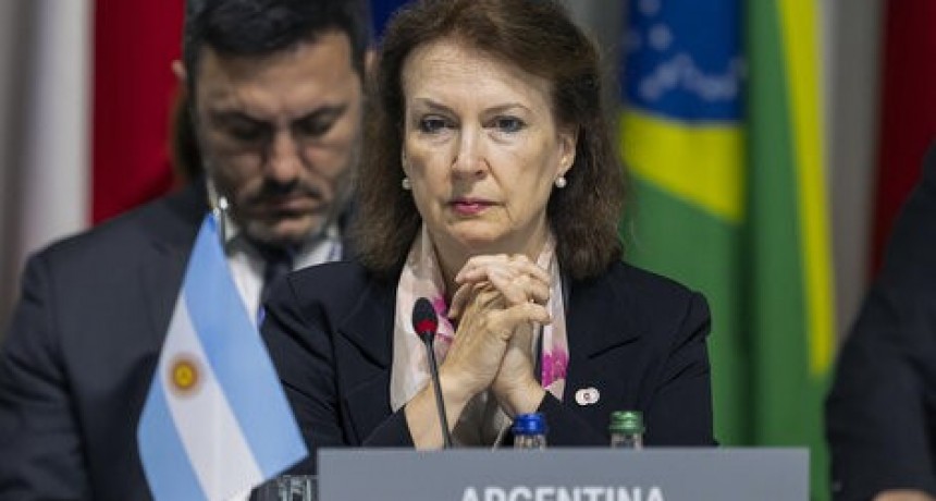 Milei despide a la canciller Mondino tras el voto argentino contra el bloqueo a Cuba en la ONU