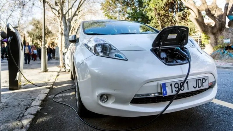 Autos eléctricos e híbridos: el Gobierno abre un nuevo cupo para importar 50 mil unidades sin arancel en 2026