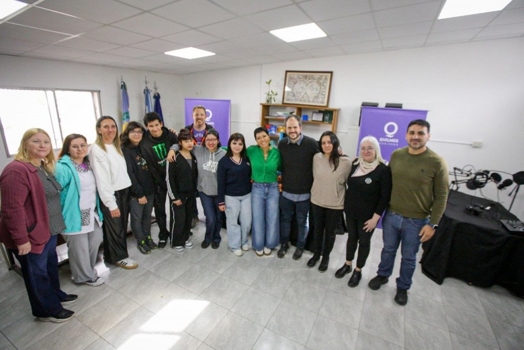 Mayra Mendoza recorrió obras en escuelas de Bernal Oeste y destacó el nuevo equipamiento adquirido con “Quilmes Coopera”