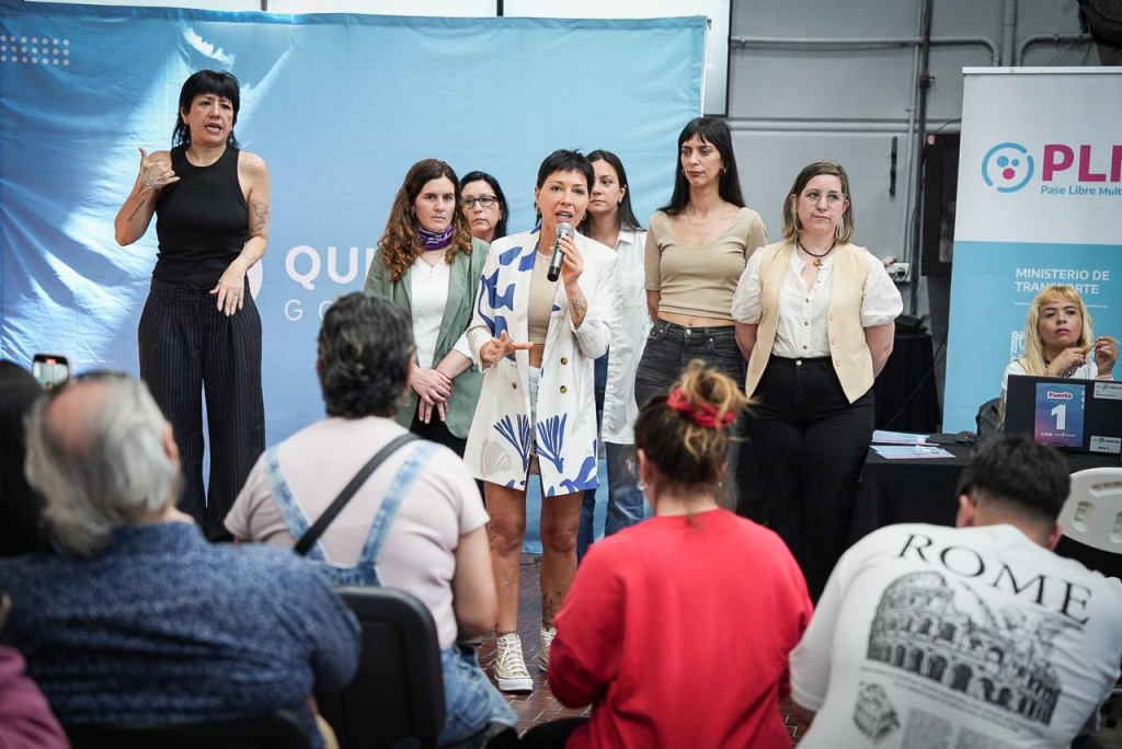 Mayra Mendoza encabezó la entrega de más de 350 pases gratuitos para personas con discapacidad en Quilmes