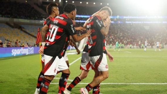 Flamengo lo ganó en el final, pero Racing sigue con vida para la revancha en Avellaneda