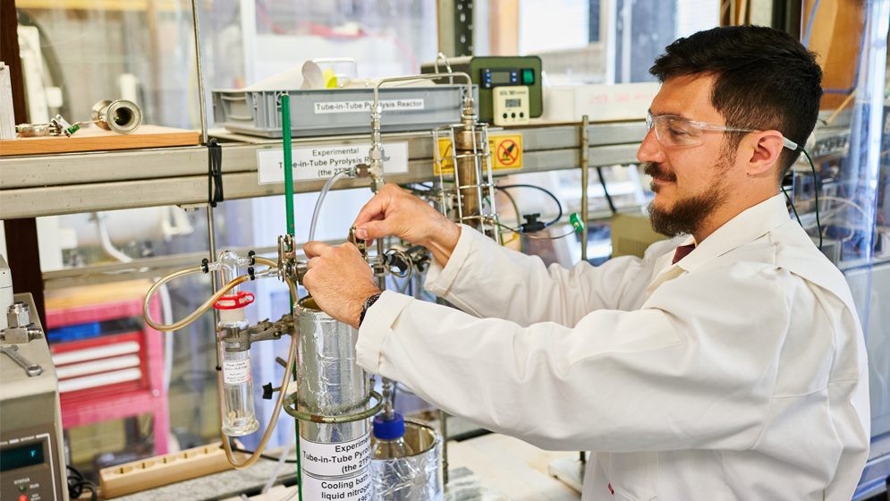 Transforman residuos de yerba mate en un bioaceite con valor comercial