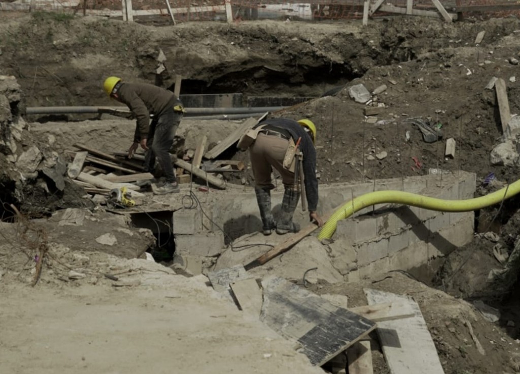Avanzan las obras del nuevo conducto pluvial en la avenida Olimpo de 9 de Abril