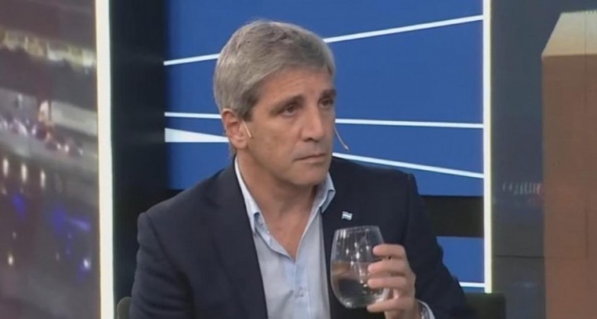 Caputo volvió de EE. UU. sin anuncios concretos: descartó la dolarización y habló de un “salvataje” sin detalles