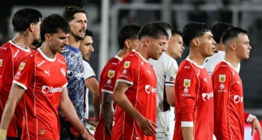 Lanús hundió a Independiente en Avellaneda: derrota 2-0 y crisis total para el Rojo