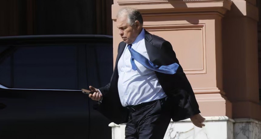 Furia en Casa Rosada: acusan a Werthein de 80 nombramientos millonarios y suenan nombres para reemplazarlo