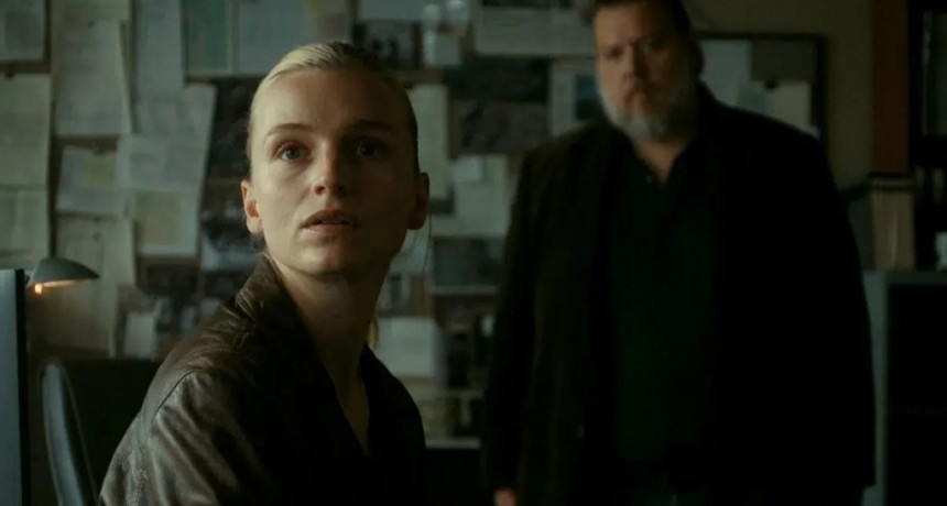 “La agente encubierta”: cuando infiltrarse significa perderse a uno mismo