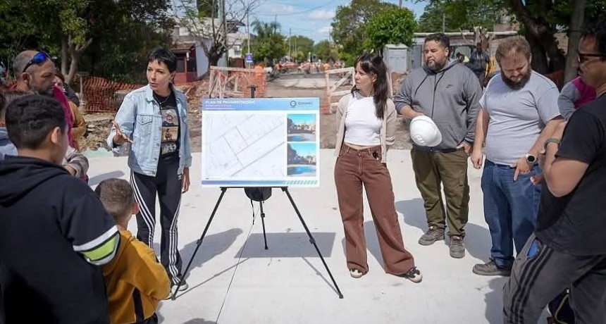 Mayra Mendoza supervisó las obras de asfalto en el barrio Monteverde de Villa La Florida