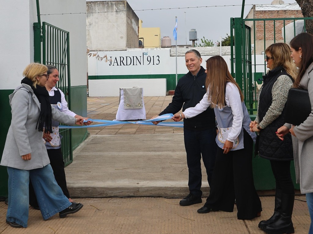 Esteban Echeverr&iacute;a: renovaron un hist&oacute;rico jard&iacute;n de 9 de Abril y celebraron sus 40 a&ntilde;os