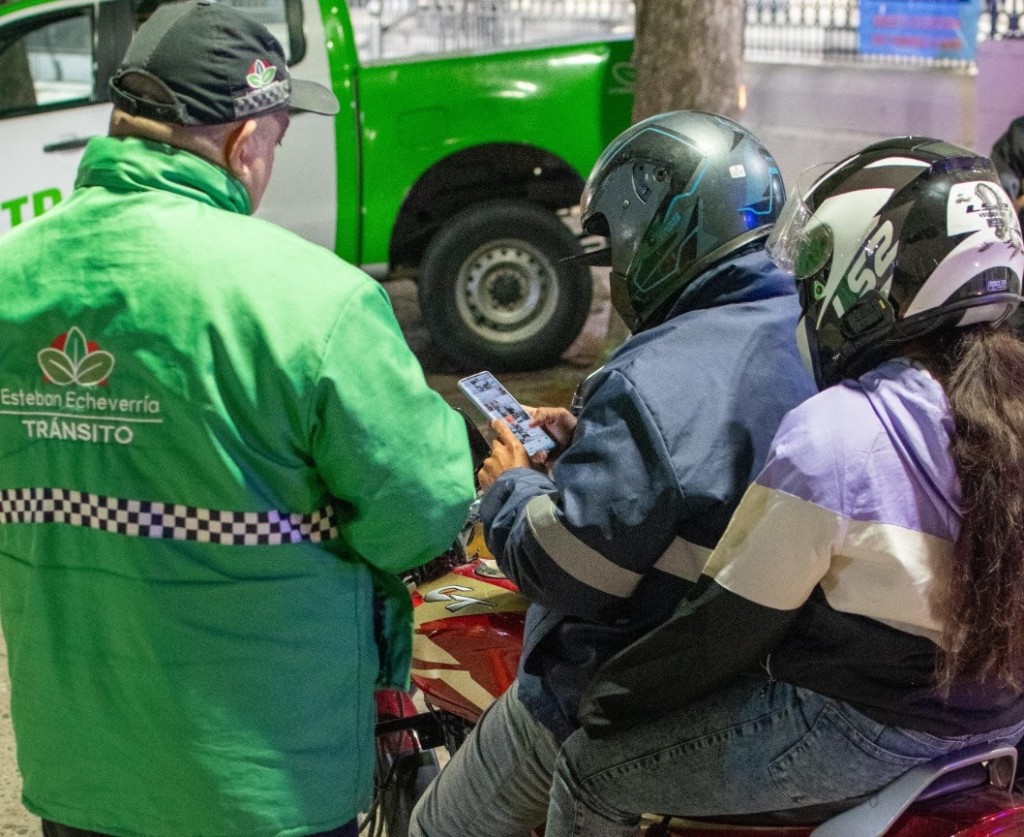 Monte Grande: realizaron controles de seguridad y tr&aacute;nsito en los alrededores de dos plazas