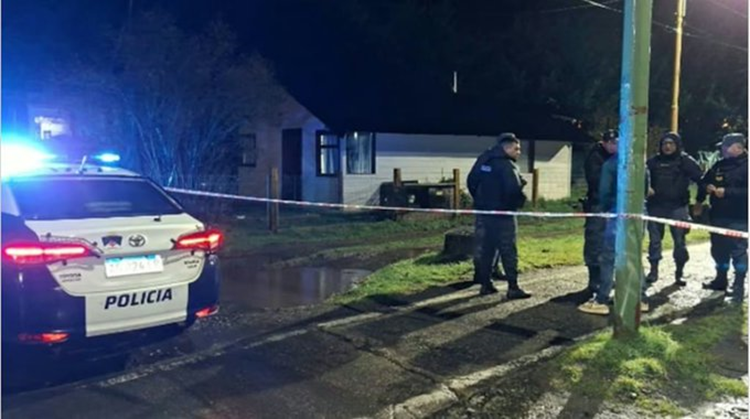 Villa La Angostura: asesinaron a una ni&ntilde;a de tres a&ntilde;os y su padre qued&oacute; internado bajo custodia