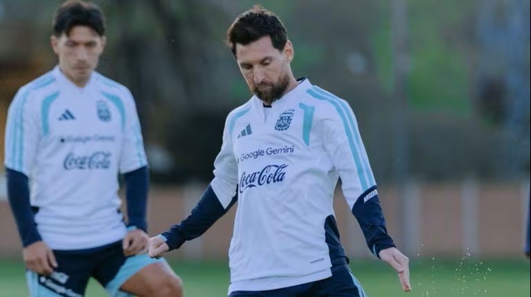 Messi afronta su &uacute;ltimo entrenamiento antes de despedirse de la Selecci&oacute;n Argentina